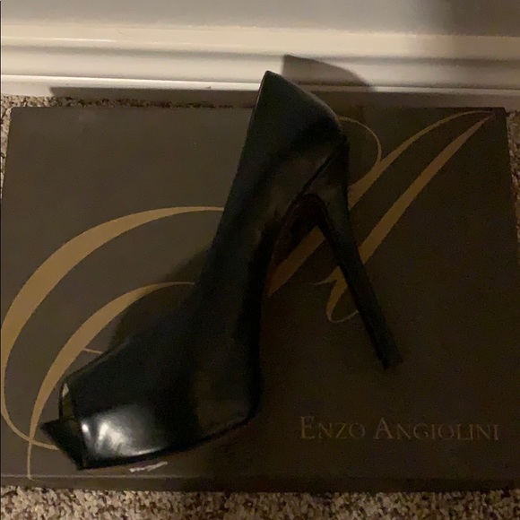 Enzo Angiolini Stacked Peep Toe Pump - Picture 3 of 3